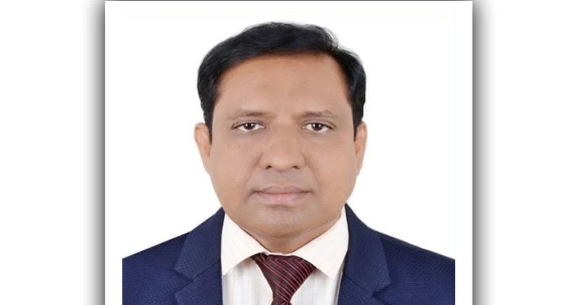 লক্ষ্মীপুর বিজ্ঞান ও প্রযুক্তি বিশ্ববিদ্যালয়ের প্রথম উপাচার্য অধ্যাপক মোহাম্মদ হানিফ