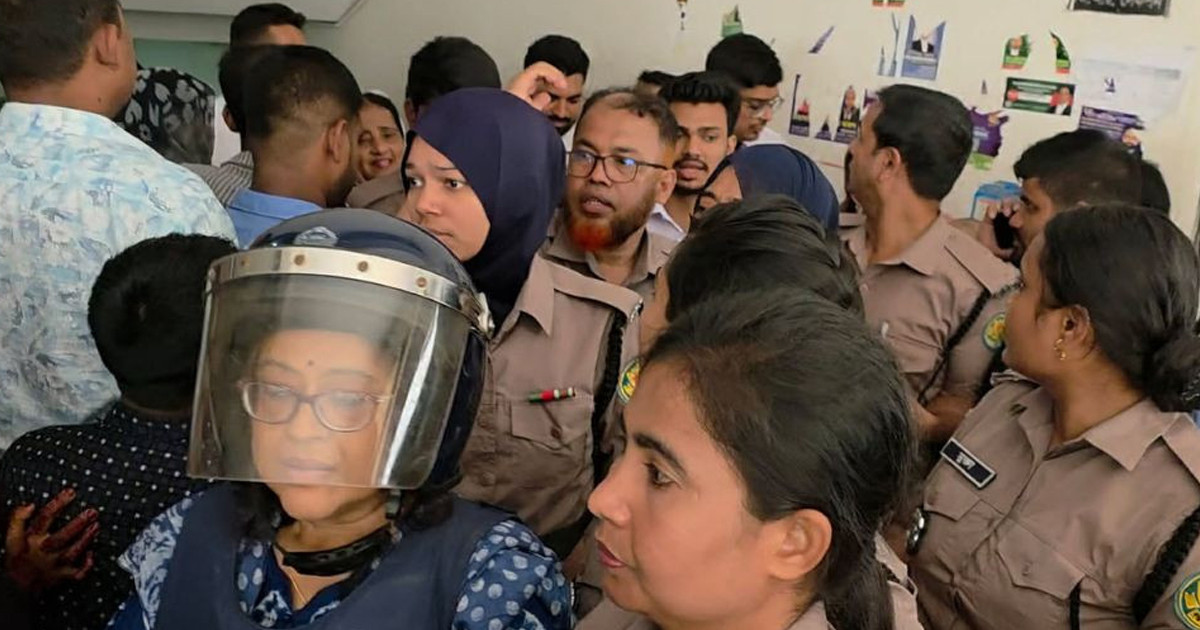 ভাইয়ের করা মামলায় তুরিন আফরোজকে গ্রেপ্তার দেখানোর নির্দেশ