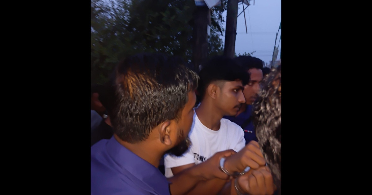 নোয়াখালীতে ৩টি পিস্তলসহ যুবক আটক