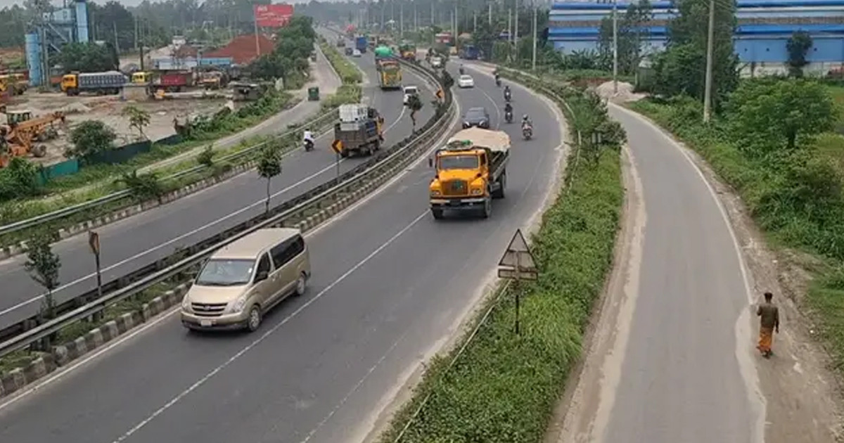 টাঙ্গাইলে ট্রাক-পিকআপের সংঘর্ষে নিহত ৪
