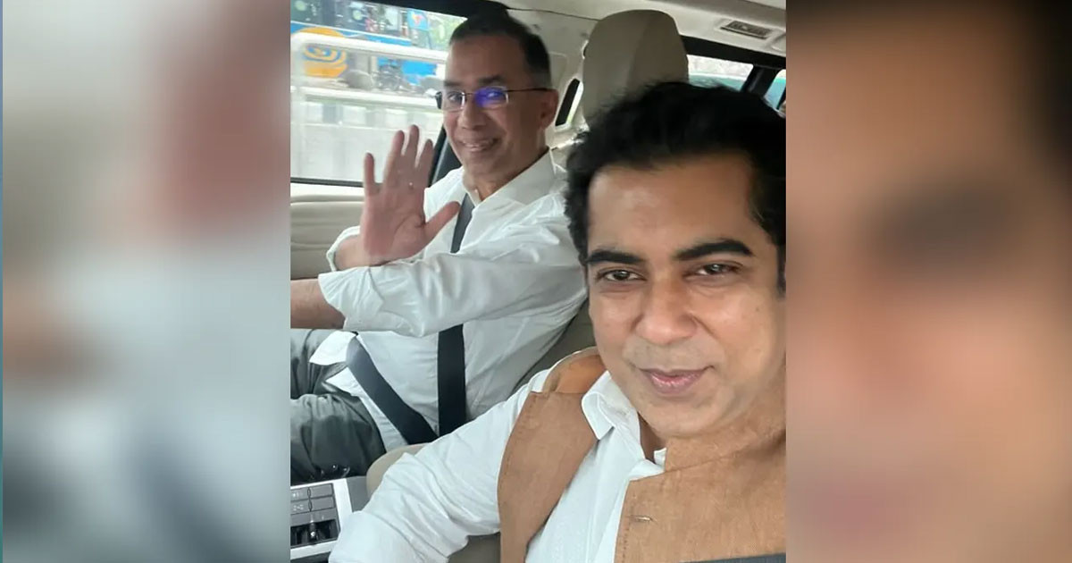 গাড়ি চালিয়ে পার্থকে নিয়ে ‘সংসদের পথে’ প্রধানমন্ত্রী