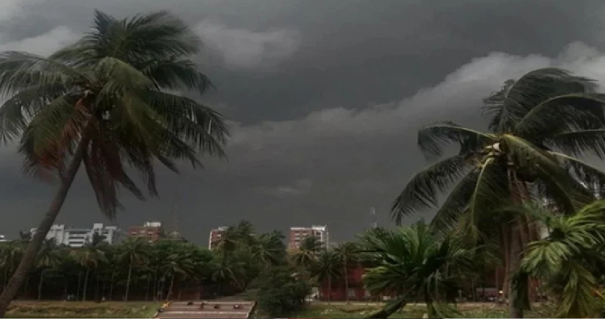 সকালের মধ্যে ১৮ জেলায় ঝড়ের শঙ্কা