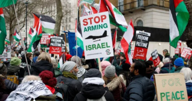 মার্কিন-ইসরায়েলের আগ্রাসী যুদ্ধনীতির বিরুদ্ধে ব্রিটেনে বিক্ষোভ