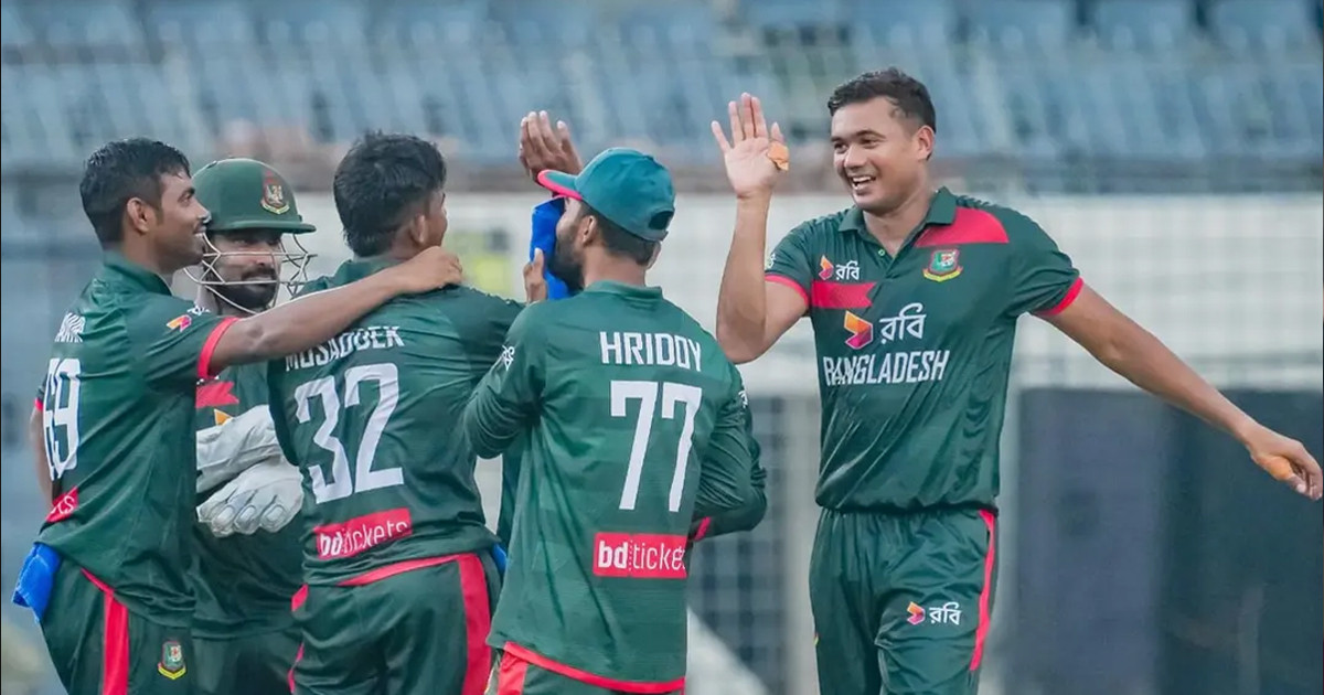 ০ রানেই নেই অস্ট্রেলিয়ার ৩ উইকেট