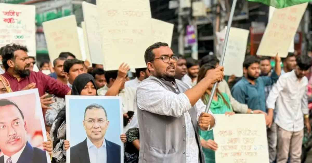 বাজেটকে স্বাগত জানিয়ে রাজধানীতে ছাত্রদলের আনন্দ মিছিল