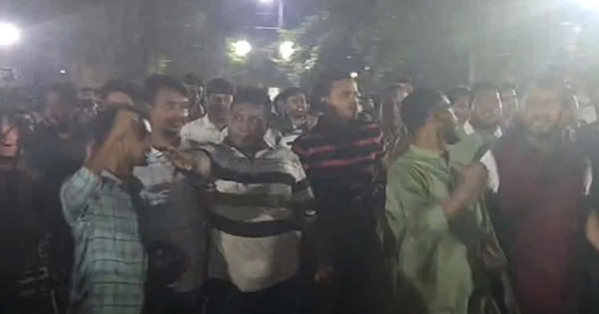 শাহবাগে ছাত্রশিবিরের বিরুদ্ধে ছাত্রদলের বিক্ষোভ