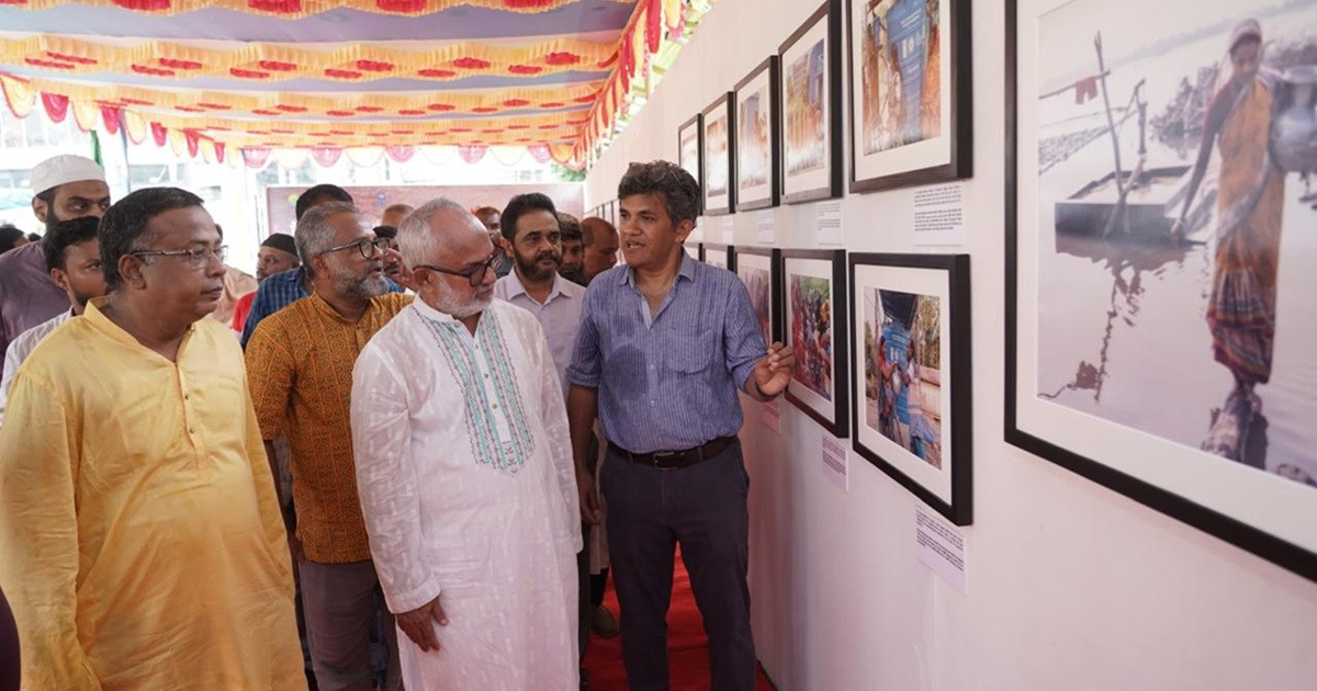উপকূলীয় জলবায়ু সহনশীলতায় নারীদের জীবনসংগ্রাম ও নেতৃত্ব নিয়ে খুলনায় আলোকচিত্র প্রদর্শনী