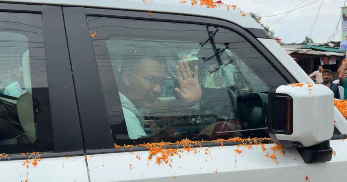 ১৯৭ কিলোমিটার পথ গাড়ি চালিয়ে বিভিন্ন কর্মসূচিতে অংশ নিয়েছেন প্রধানমন্ত্রী