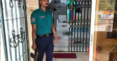 খুলনায় ফজরের নামাজের সময় মসজিদে ঢুকে গুলি, আহত ২
