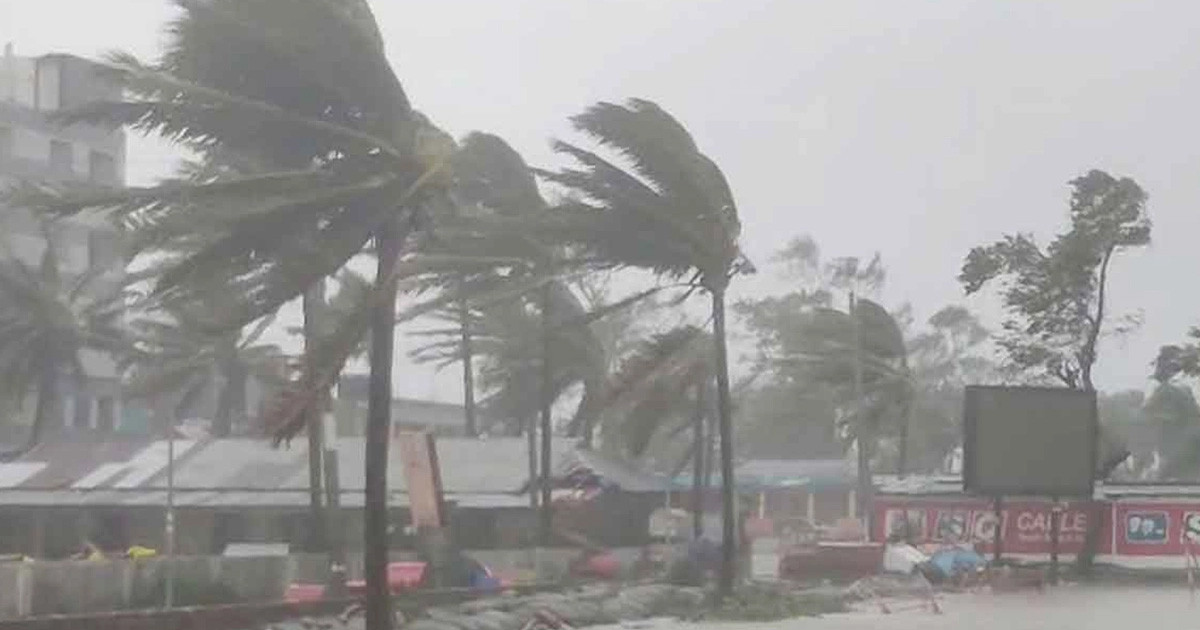 দুপুরের মধ্যে ঢাকাসহ ১৫  জেলায় ঝড়বৃষ্টির আভাস