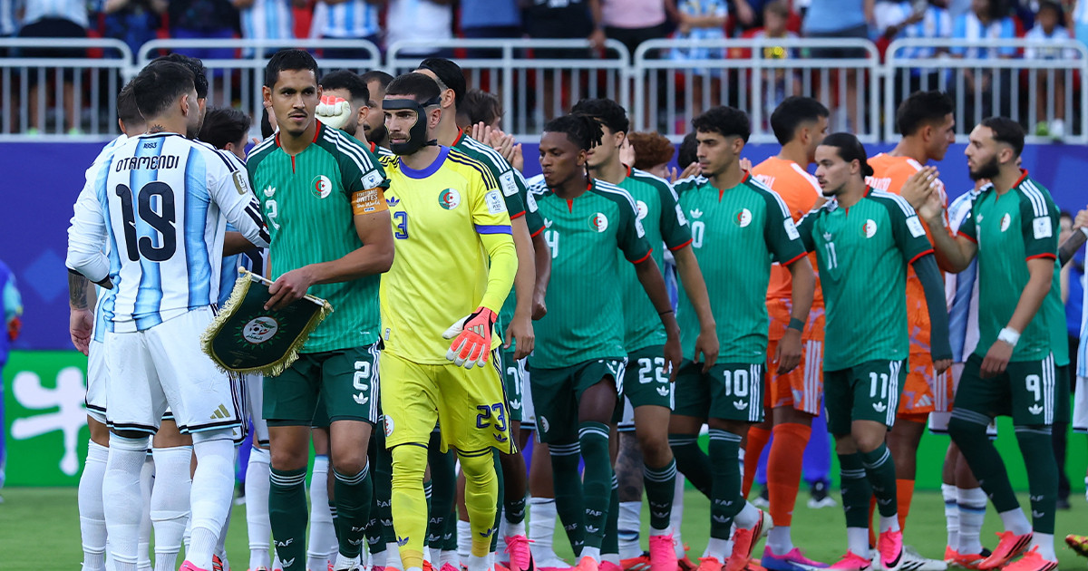 আর্জেন্টিনা-আলজেরিয়ার খেলা শুরু
