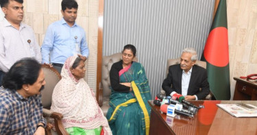 ভাইরাল লাইলী বাউলকে ৩ লাখ টাকা দিলেন সংস্কৃতি মন্ত্রী