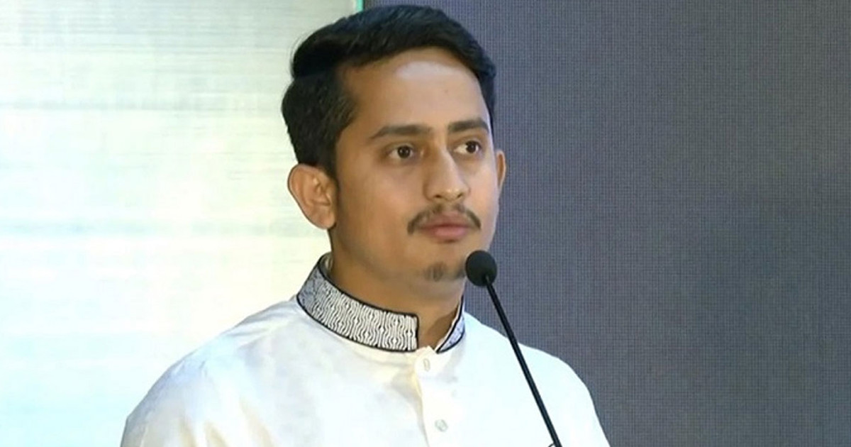 সংসদে ‘হাসিনার ফ্রেমে মামুনুল হককে ফ্রেমিং’, প্রতিবাদে সারজিসের পোস্ট
