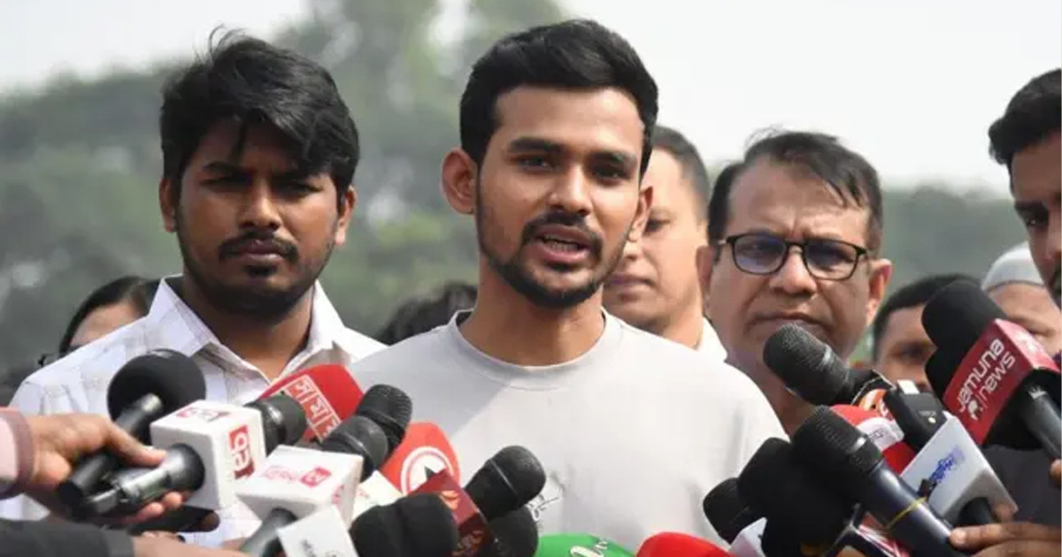 রাজনীতিতে আওয়ামী লীগ এখন অপ্রাসঙ্গিক: আসিফ মাহমুদ