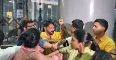 কলকাতা বিমানবন্দরে সংঘর্ষ