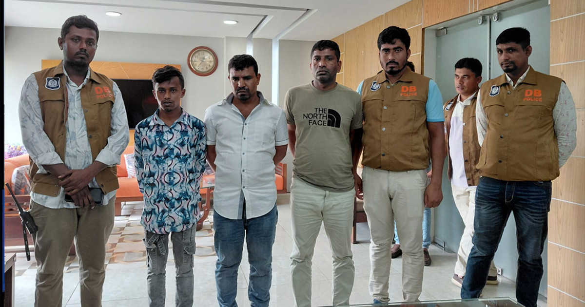 শয়তানের নিঃশ্বাস চক্রের তিন সদস্য গ্রেপ্তার