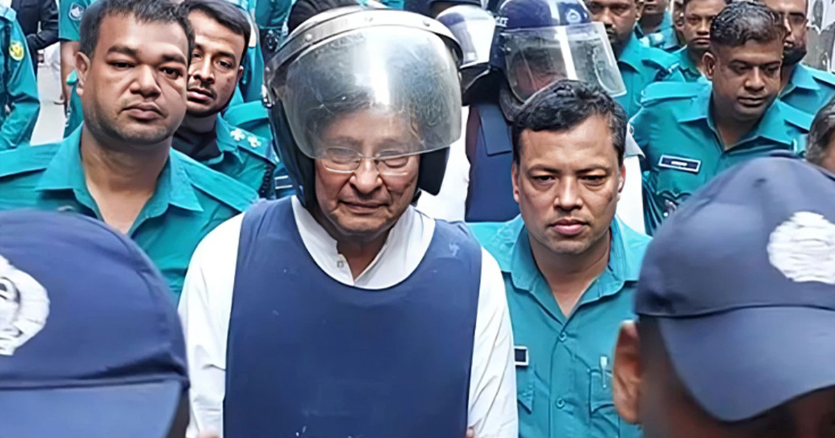 কাঠগড়ায় দাঁড়িয়ে ইনুর হুমকি, ‘কি করতেছে সব খাতায় সংরক্ষণ করে রাখছি’