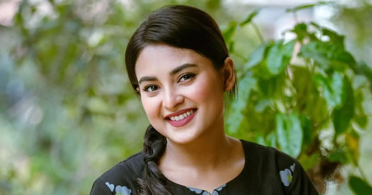 যে মানুষটির অপেক্ষায় আছেন তটিনী