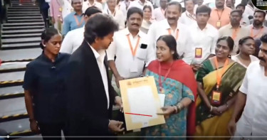 অন্তঃসত্ত্বার হাতে নিয়োগপত্র পৌঁছে দিয়ে প্রশংসায় ভাসছেন মুখ্যমন্ত্রী থালাপাতি বিজয়