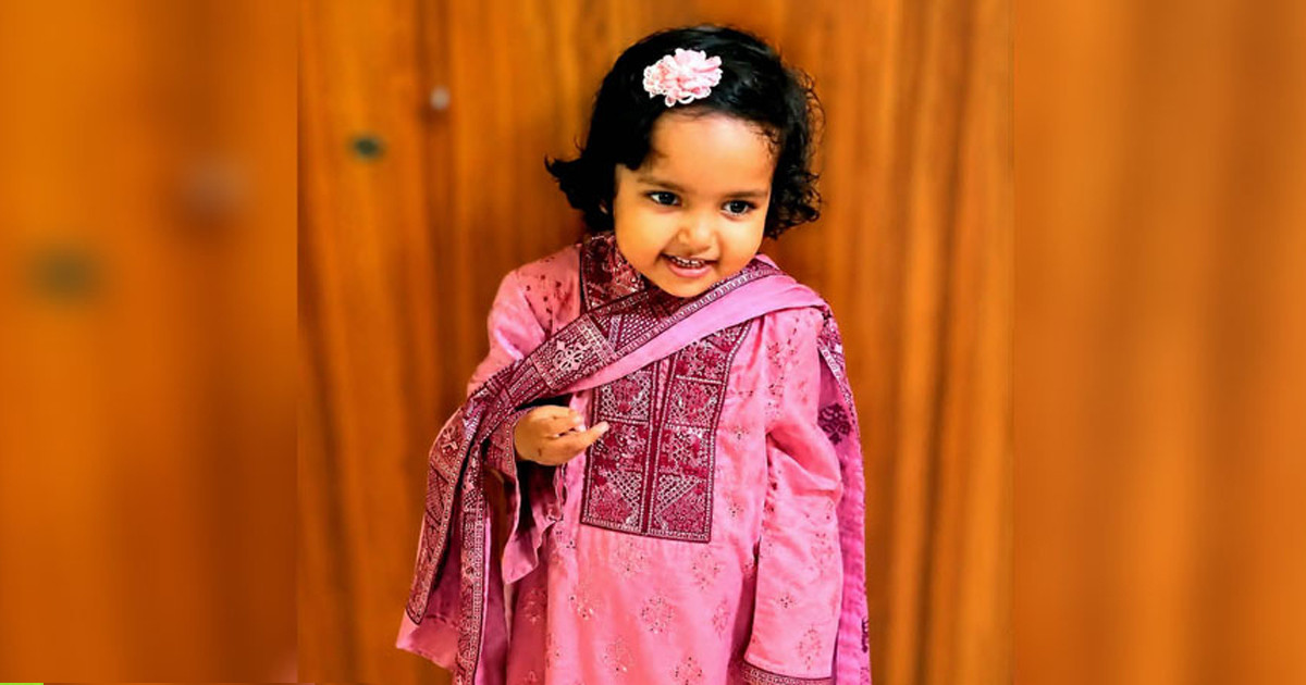 গলায় বাদাম আটকে ছটফট করে ছোট্ট মানহার করুণ মৃত্যু