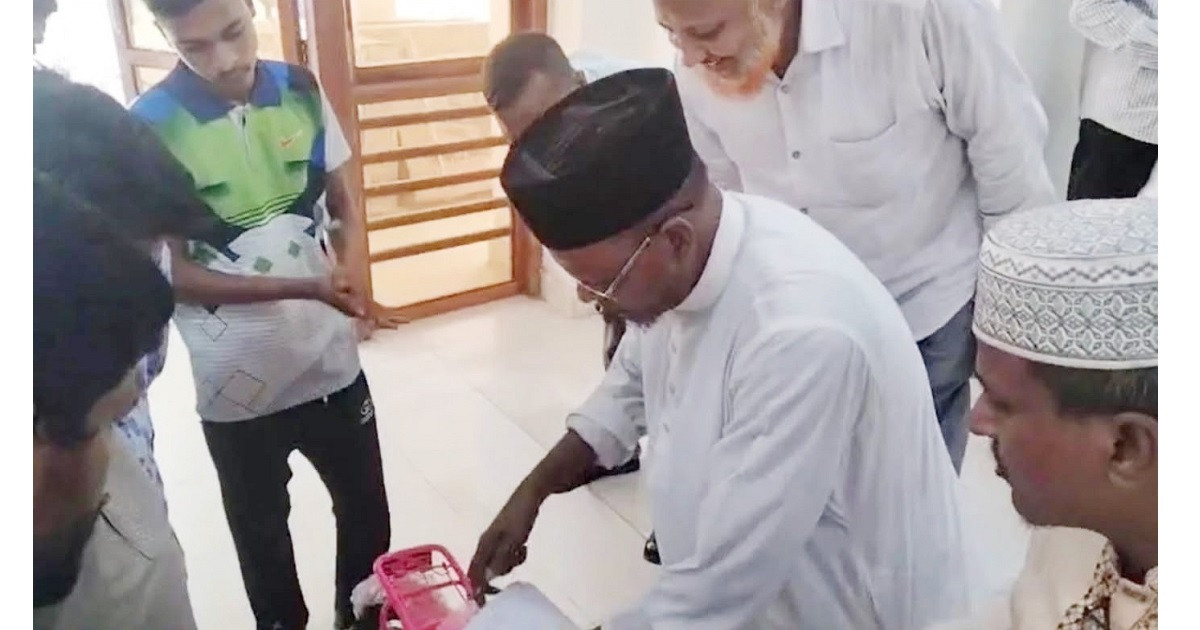 এক ছাত্রের নামে বরাদ্দ বাইসাইকেল নাতনিকে দিলেন জামায়াত নেতা, ভাইরালের পর ফেরত