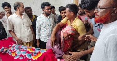 কলেজছাত্রকে কুপিয়ে হত্যা, রক্তমাখা ছুরি নিয়ে থানায় স্কুলছাত্র