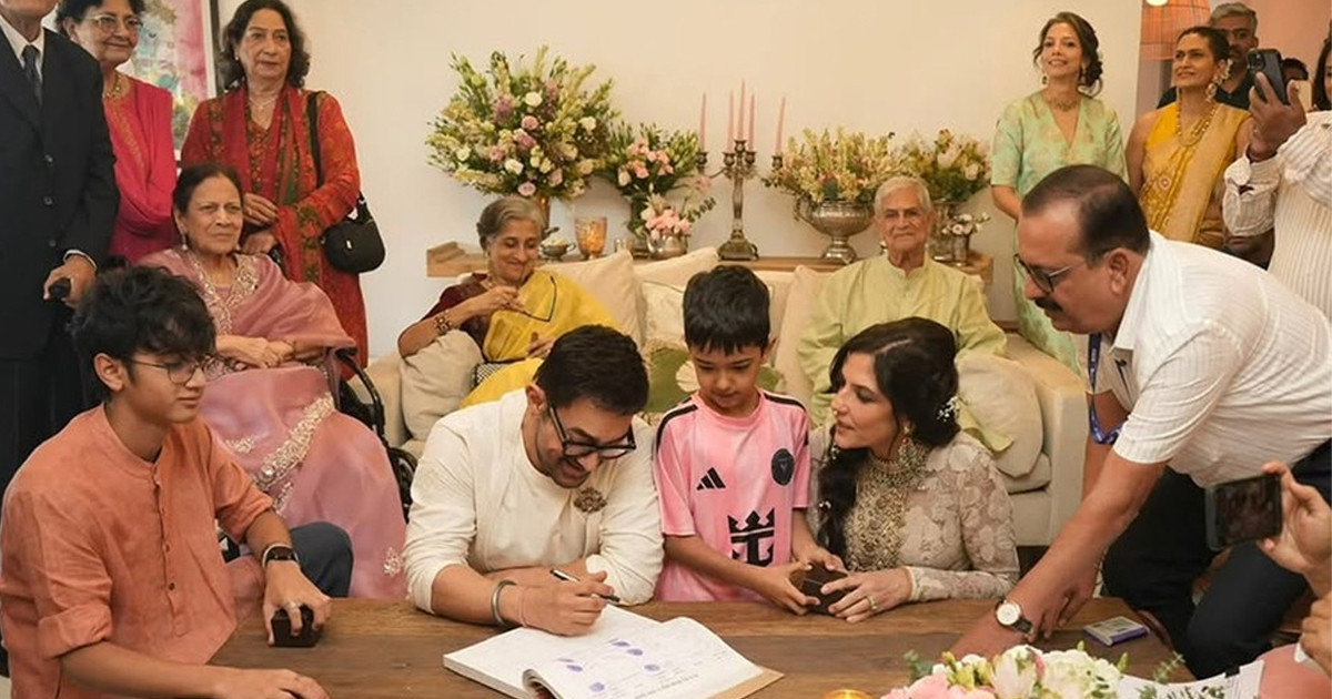 ৬১ বছর বয়সে সন্তানদের উপস্থিতিতে তৃতীয় বিয়ে সারলেন আমির খান
