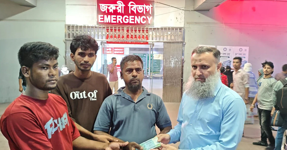 দগ্ধ রাকিবের চিকিৎসায় আনভীর বসুন্ধরা গ্রুপ ফাউন্ডেশনের সহায়তা