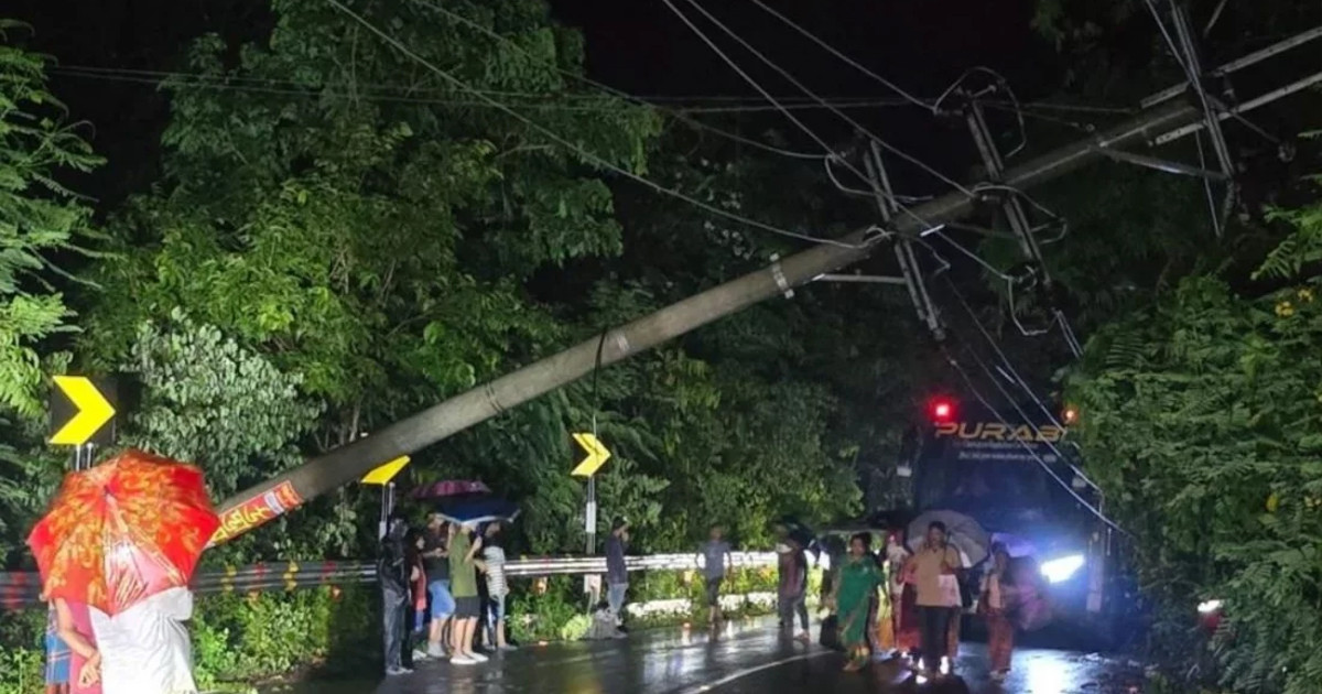 ভূমিধসে বিদ্যুৎ বিচ্ছিন্ন বান্দরবান, ভারী বৃষ্টি ও আকস্মিক বন্যার নতুন সতর্কতা