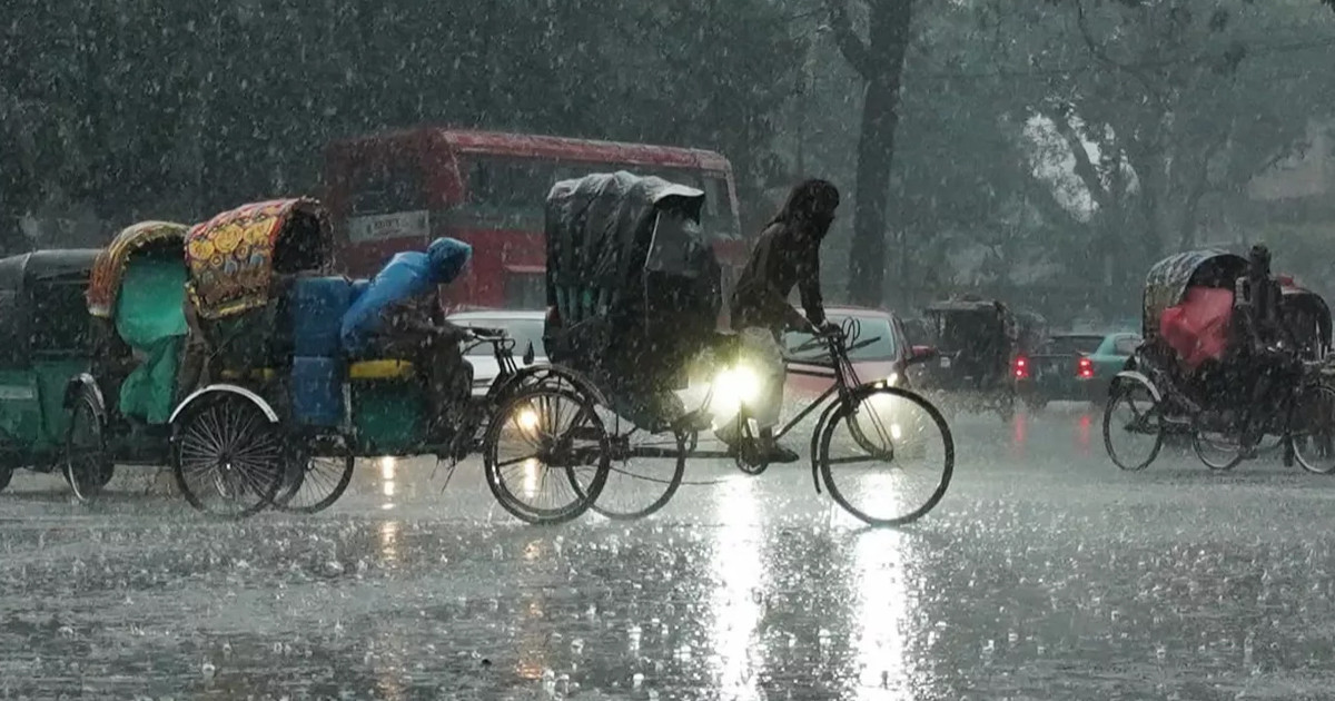 চার বিভাগে অতি ভারী বৃষ্টির শঙ্কা, ১৭ অঞ্চলে সতর্কতা