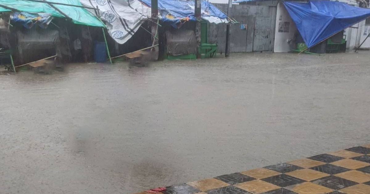 টানা ভারী বৃষ্টিতে চট্টগ্রাম নগরজুড়ে জলাবদ্ধতা