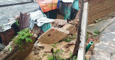 টানা বৃষ্টিতে চট্টগ্রামে দেয়াল ধসে যুবকের মৃত্যু, আহত ৪