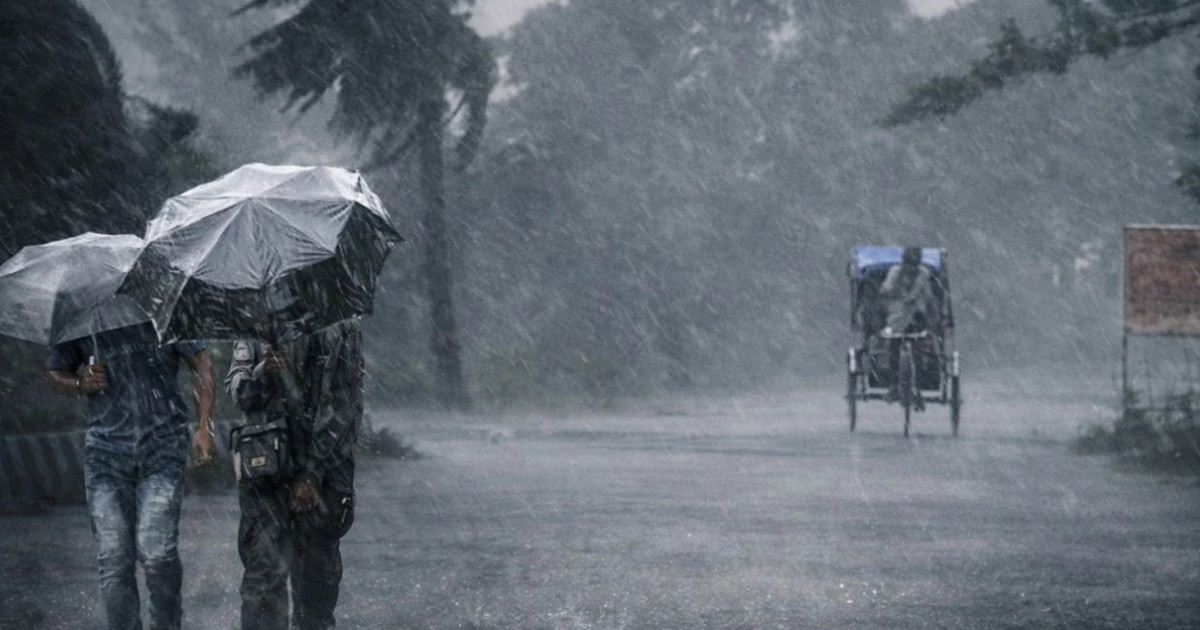 সারাদেশে অতিভারী বর্ষণের আভাস, চট্টগ্রামে ভূমিধসের শঙ্কা