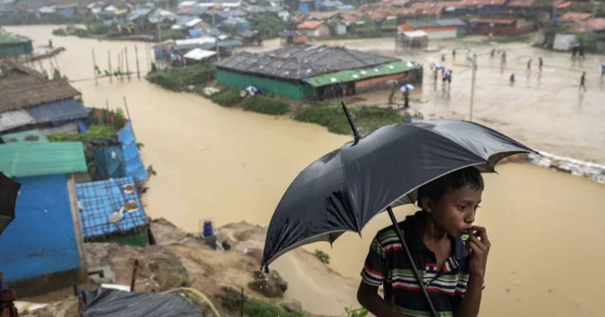রোহিঙ্গা ক্যাম্পে ১৫ জনের মৃত্যু, ২৬ হাজারের বেশি ক্ষতিগ্রস্ত