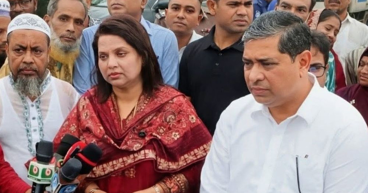 প্রধানমন্ত্রীর নির্দেশে আমিনবাজার-হেমায়েতপুর সড়কের দুর্গন্ধ দূরীকরণ কাজ শুরু