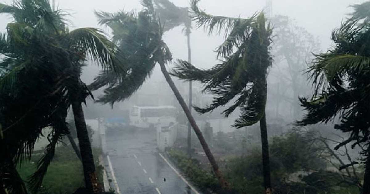 রাতে ঢাকাসহ ২০ জেলায় ঝড়ের শঙ্কা, সতর্কতা জারি