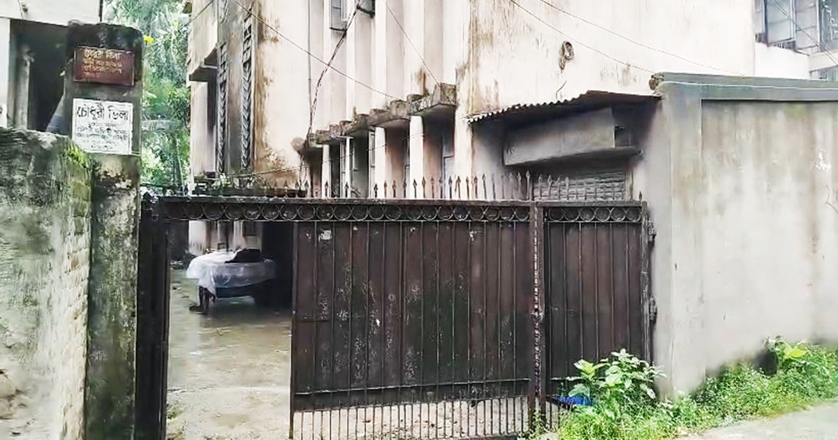 ফ্ল্যাটে নিঃসঙ্গ মৃত্যু, স্বজনদের না আসায় দাফন করলেন প্রতিবেশীরা