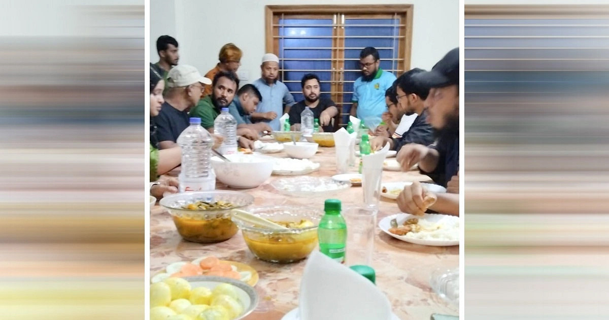 নিষিদ্ধ করতে চাওয়া জাপা নেতার বাড়িতে নাহিদ-হাসনাত
