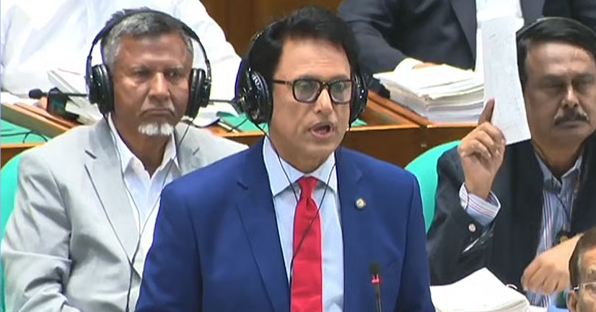 শিক্ষার্থীদের নিয়ে মন্তব্যের জন্য সংসদে শিক্ষামন্ত্রীর দুঃখ প্রকাশ