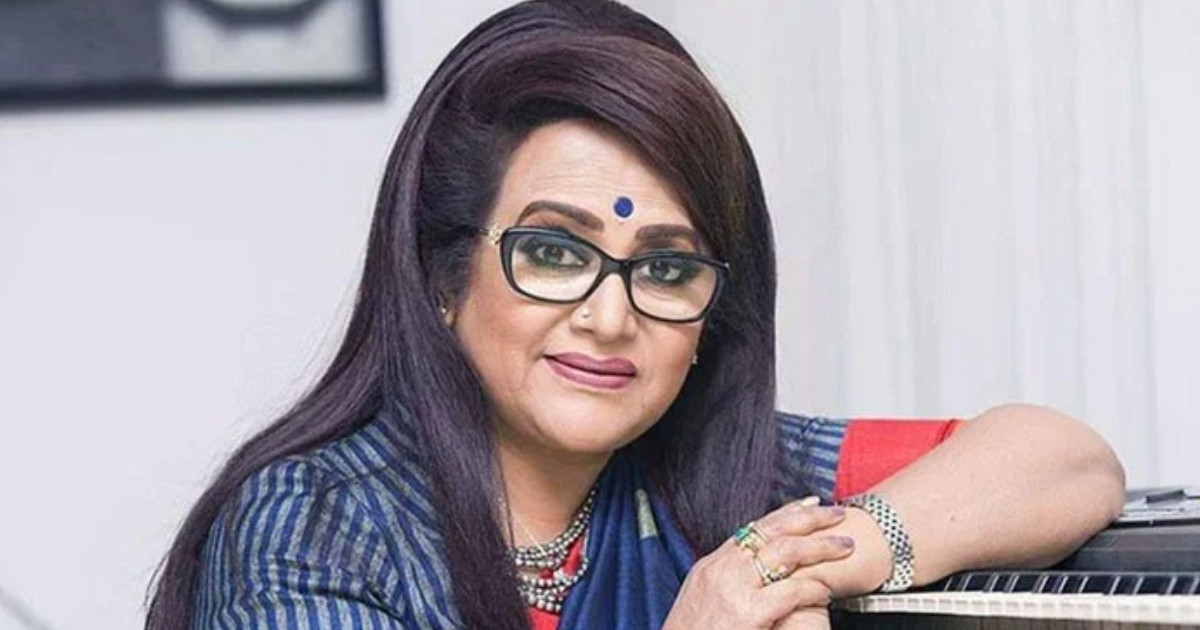 পৈত্রিক ভিটায় মসজিদ নির্মাণ করলে চিত্রনায়িকা ববিতা