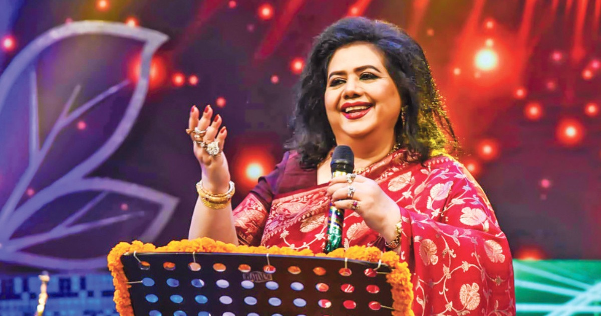 বন্যার্তদের সহায়তায় মঞ্চে উঠছেন রুনা লায়লা