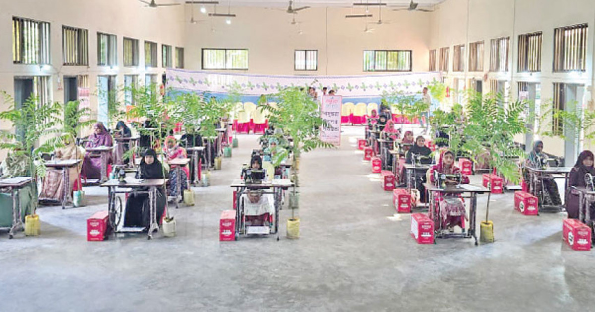 বসুন্ধরা গ্রুপের সহায়তা পেয়ে কর্মমুখী হচ্ছেন অসচ্ছল নারীরা