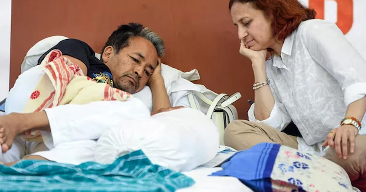 ওয়াংচুকের মুক্তি চেয়ে হাই কোর্টে স্ত্রী, মুক্তির দাবীতে অনশনে জোট নেতারা