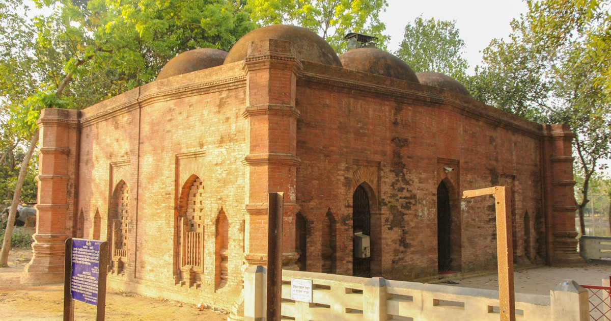 গলাকাটা দিঘি মসজিদে পাঁচ শ বছরের প্রাচীন কোরআন