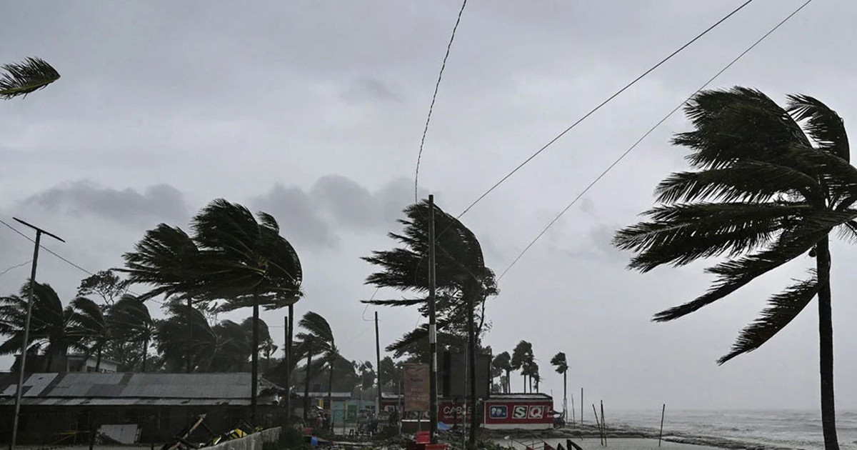 রাজধানীসহ ১৭ অঞ্চলে দুপুরের মধ্যে ঝড়-বৃষ্টির শঙ্কা