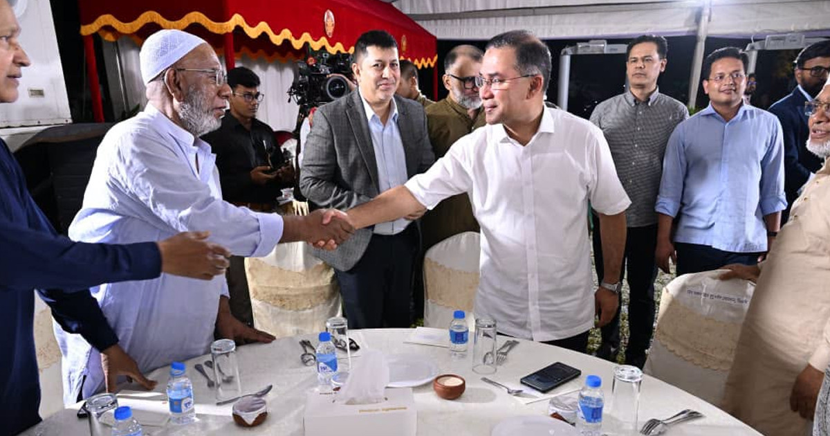 বিশিষ্ট রাজনৈতিক নেতৃবৃন্দের সঙ্গে প্রধানমন্ত্রীর শুভেচ্ছা বিনিময়
