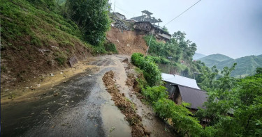 বন্যা-ভূমিধসে বিপর্যস্ত ভারত, নিহত ৮, আহত অনেকে