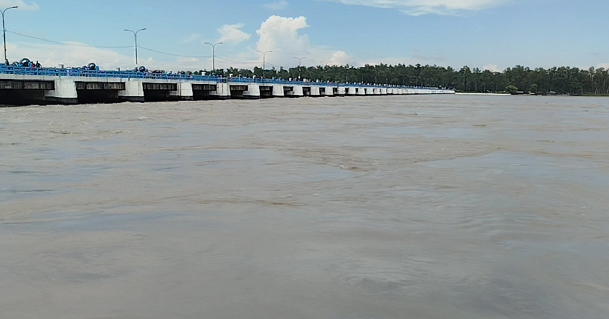 উজানের ঢল ও ভারী বৃষ্টিপাতে বিপৎসীমার কাছাকাছি তিস্তার পানি