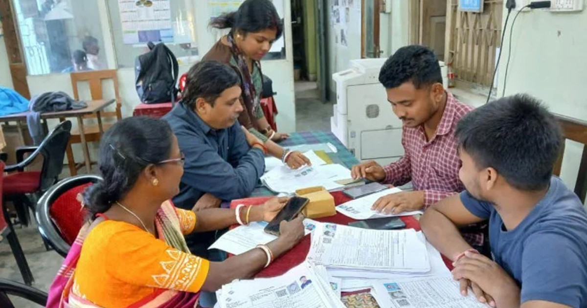 পশ্চিমবঙ্গে ভোটার তালিকা থেকে বাদ পড়া ২৭ লাখ ভোটারের ৭০ শতাংশই মুসলিম