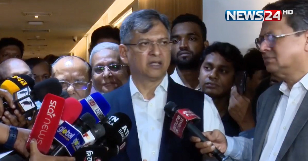 রাষ্ট্রপতির পদত্যাগ ইস্যুতে গণমাধ্যমের প্রশ্নে যা বললেন স্বরাষ্ট্রমন্ত্রী